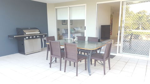 Tingeera 101 - Accommodation Nelson Bay 2