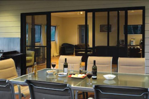 Plomer Beach House - Accommodation Nelson Bay 3