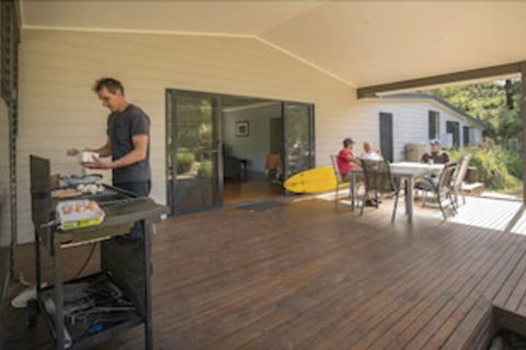 Plomer Beach House - Accommodation Nelson Bay 6