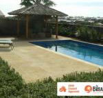 La Mer Home with a Pool - Accommodation Nelson Bay