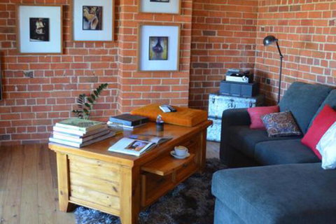 The Wicked Villa - Accommodation Nelson Bay 4