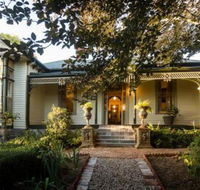 Holyrood House - Accommodation Nelson Bay