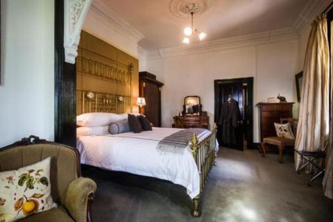 Holyrood House - Accommodation Nelson Bay 7