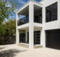 Pearl Hawley Beach - Accommodation Nelson Bay