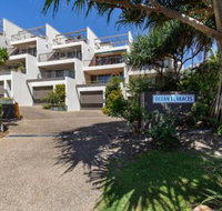 Comfortable  stylish with rooftop spa - Accommodation Nelson Bay