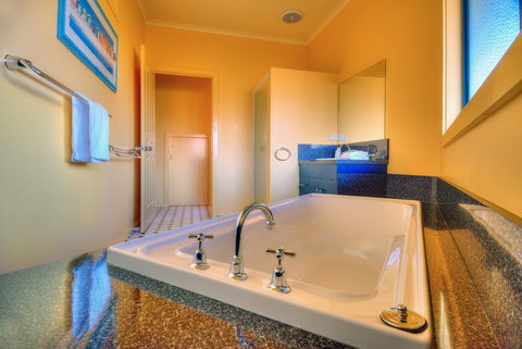 Forest Edge - Accommodation Nelson Bay 3