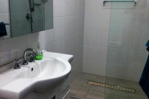 Inner City Granny Flat - Accommodation Nelson Bay 3
