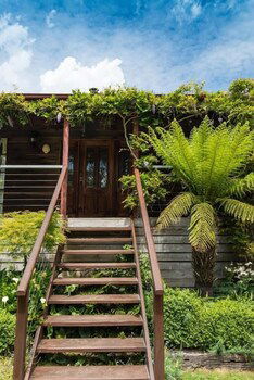 Hollyhock B&B - Accommodation Nelson Bay 0