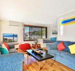 Sandy Toes Beach House Jervis Bay 2min to Beach - Nelson Bay Accommodation.com