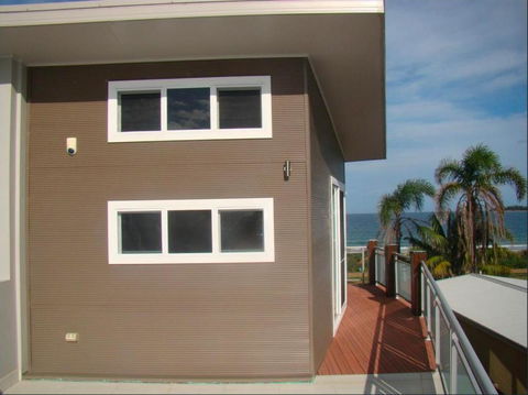 Waterfront Dream Vincentia - Nelson Bay Accommodation.com 5