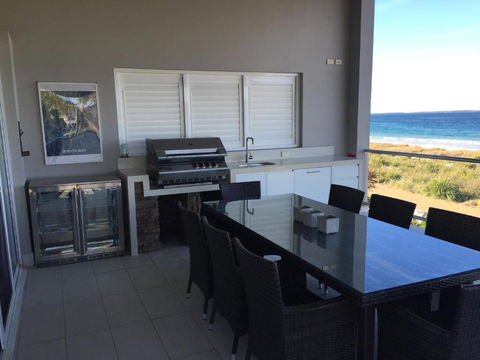 Waterfront Dream Vincentia - Nelson Bay Accommodation.com 3
