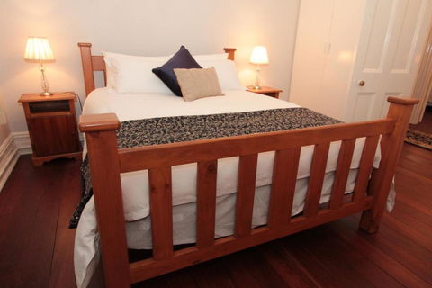 Evelyn House - Accommodation Nelson Bay 6