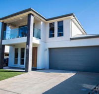 The Races Swanport - Accommodation Nelson Bay