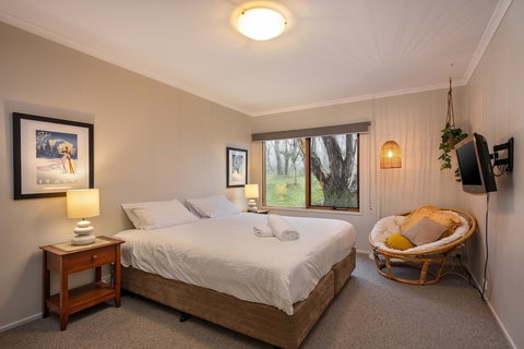 Absinthe - Accommodation Nelson Bay 5