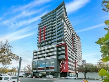 RNR Serviced Apartments Adelaide â€“ Grote St - Accommodation Nelson Bay 2