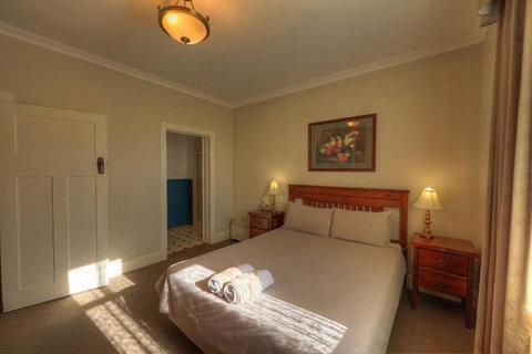 Grace's Spa Cottage - Accommodation Nelson Bay 1