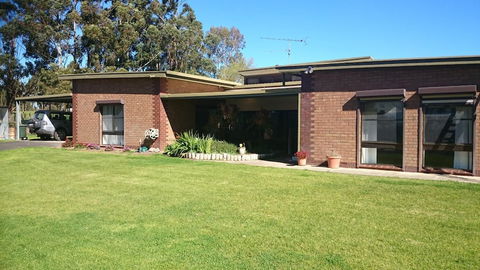 Hilltop Escape B&B - Accommodation Nelson Bay 0