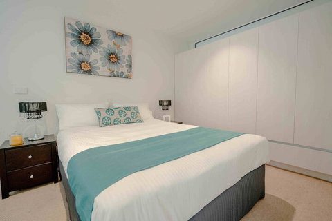 Absolute Collins - Accommodation Nelson Bay 2