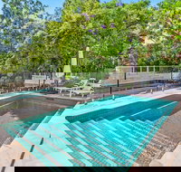 Hamptons Hideaway at the Cove