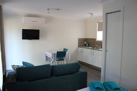 Silver Wattle Caravan Park - Accommodation Nelson Bay 2