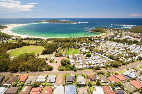 Sea Whispers - Nelson Bay Accommodation.com 4