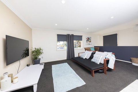 La Casa - Nelson Bay Accommodation.com 4