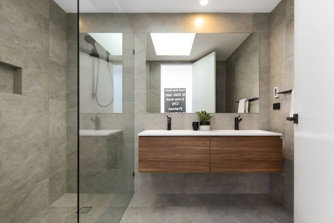 Boutique Stays County Down Port Melbourne - Accommodation Nelson Bay 2