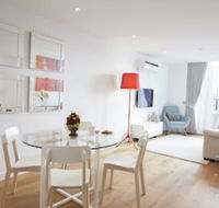 Boutique Stays - Sea Breeze Port Melbourne - Accommodation Nelson Bay