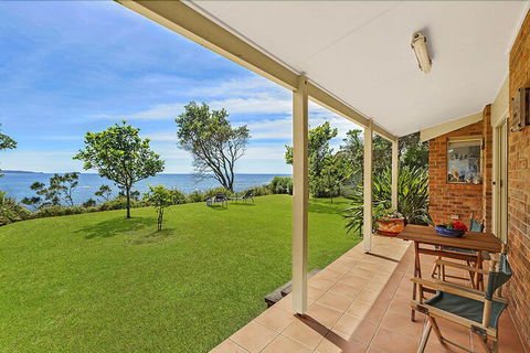Stunning Ocean Views - Accommodation Nelson Bay 4