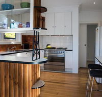 Main Retreat  Cottage - Accommodation Nelson Bay