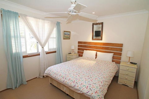 Beach & Bush Getaway - Nelson Bay Accommodation.com 1
