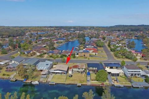 Ranu House Waterfront - Nelson Bay Accommodation.com 2