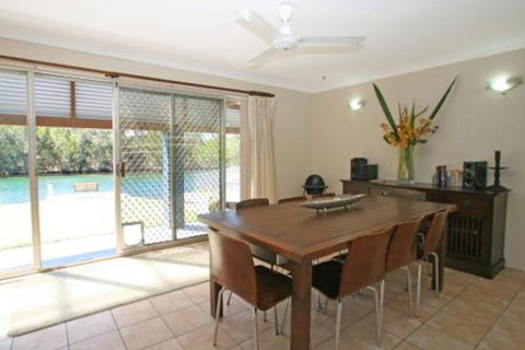 Ranu House Waterfront - Nelson Bay Accommodation.com 4