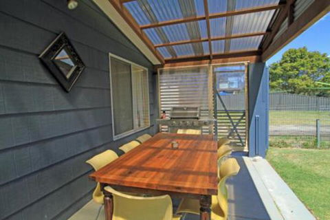 Ranu House Waterfront - Nelson Bay Accommodation.com 5