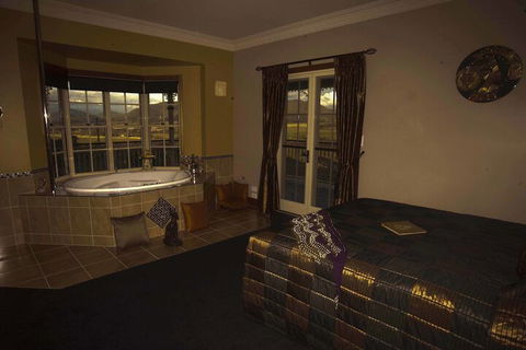 R On The Downs BnB & Spa Cottages - Accommodation Nelson Bay 7