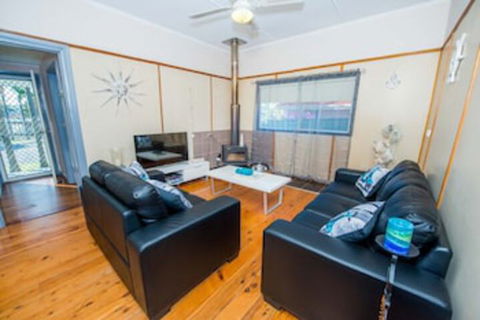 Beach House On James Patterson - Accommodation Nelson Bay 0