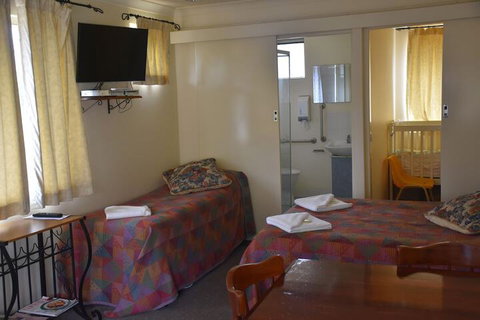 Valley Views Motel & Chalets - Accommodation Nelson Bay 1