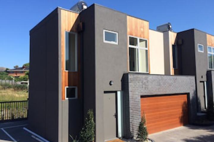 Niddrie VIC Accommodation Nelson Bay