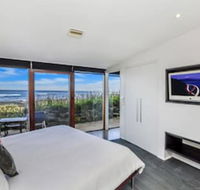 HEARNS BEACHSIDE VILLA 3 - Accommodation Nelson Bay