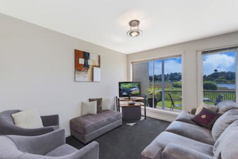 MOYNE VIEWS NO. 2 - Accommodation Nelson Bay 0