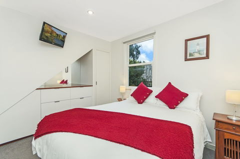 JOHANSSONS PERCH COTTAGE - Accommodation Nelson Bay 2