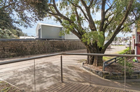 JOHANSSONS PERCH COTTAGE - Accommodation Nelson Bay 1