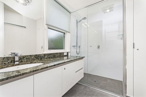 JOHANSSONS PERCH COTTAGE - Accommodation Nelson Bay 5