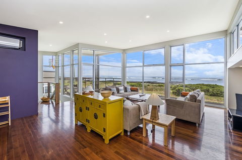 Sea Lit - Accommodation Nelson Bay 3