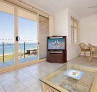 2 Bedroom Apartment Little Hut Unit 3 20 Kurrawa Close - Accommodation Nelson Bay
