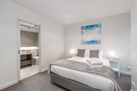 Melbourne Holiday Apartments Williamstown - Accommodation Nelson Bay 4