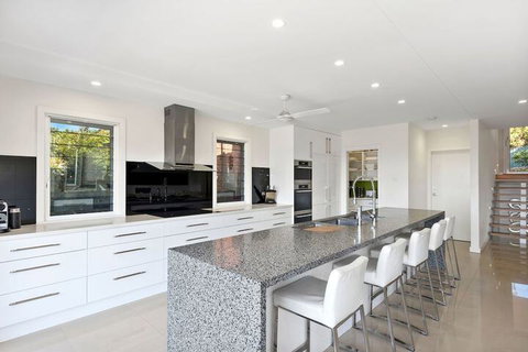Ultimate Beach House - Nelsons Bay Accommodation 6