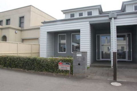 The Townhouse - Accommodation Nelson Bay 0
