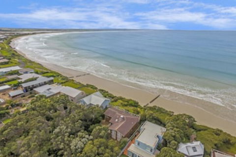 Waters Edge - Accommodation Nelson Bay 0