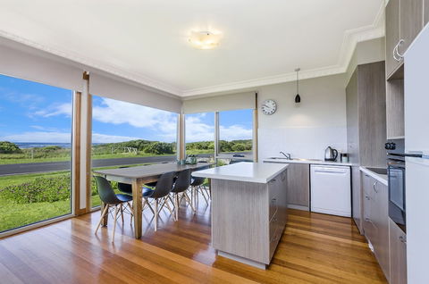 The Waves - Accommodation Nelson Bay 3